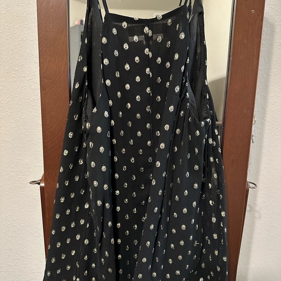 Gold and black chiffon tank top - Picture 3 of 3